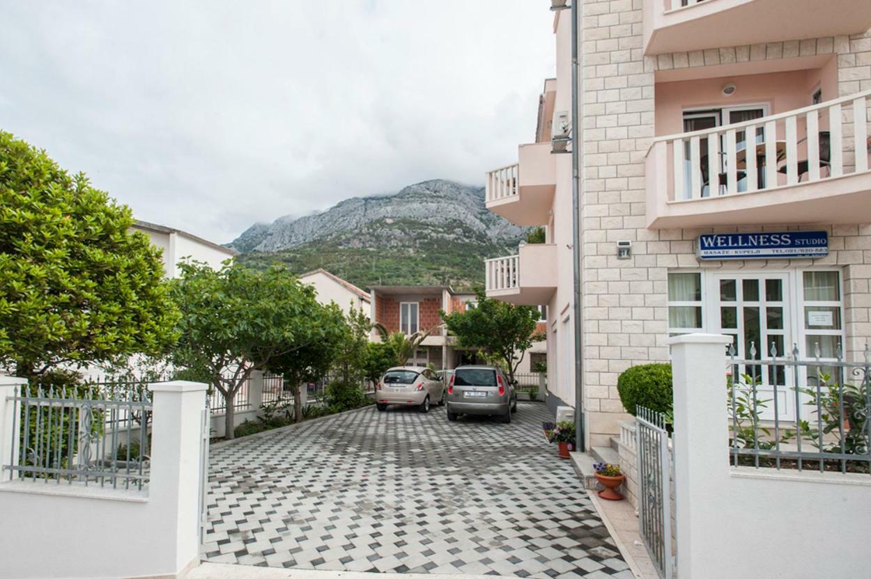 House Bacak - Apartment & Wellness-Studio Baška Voda エクステリア 写真
