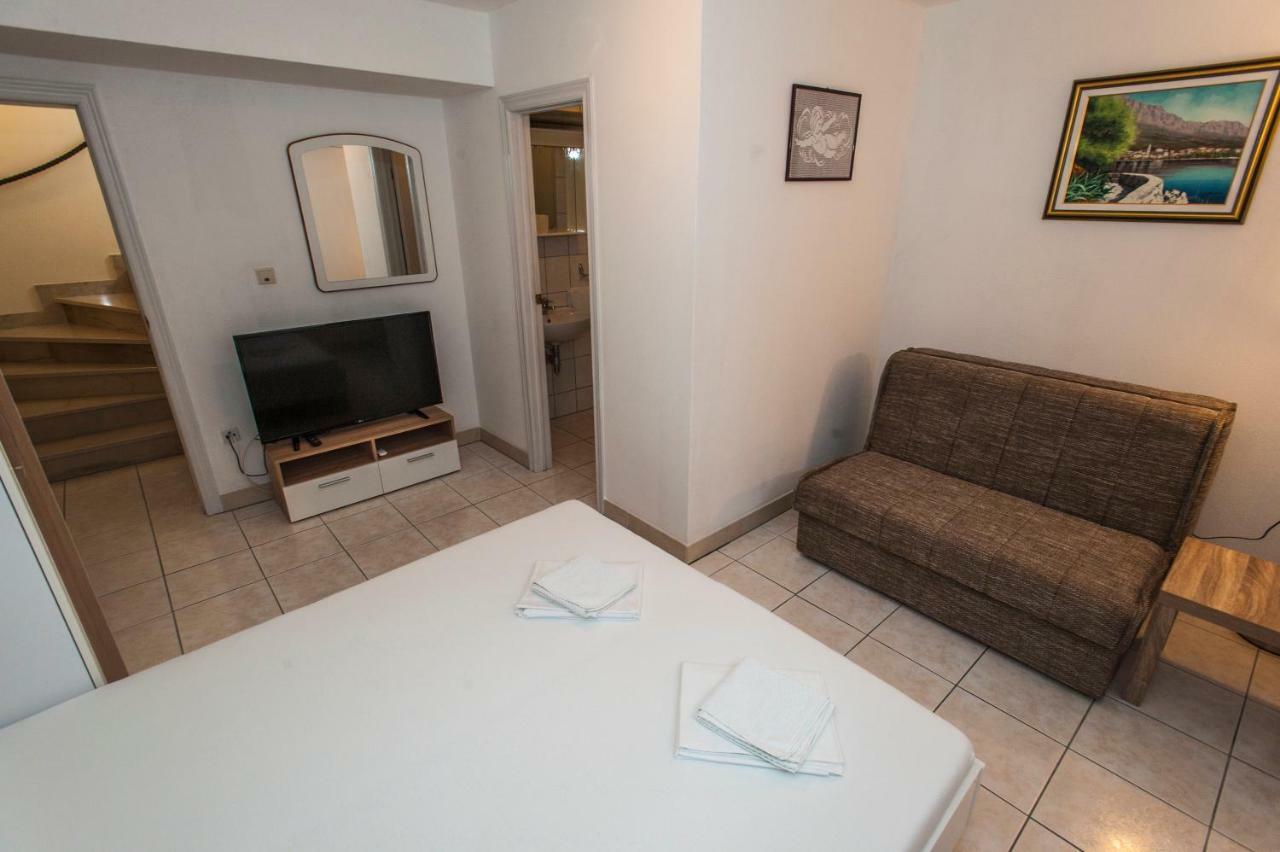 House Bacak - Apartment & Wellness-Studio Baška Voda エクステリア 写真